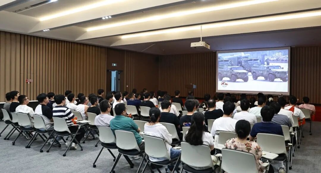 愿以吾辈之青春 捍卫盛世之中华 | 江苏PA直营组织观看九三阅兵仪式