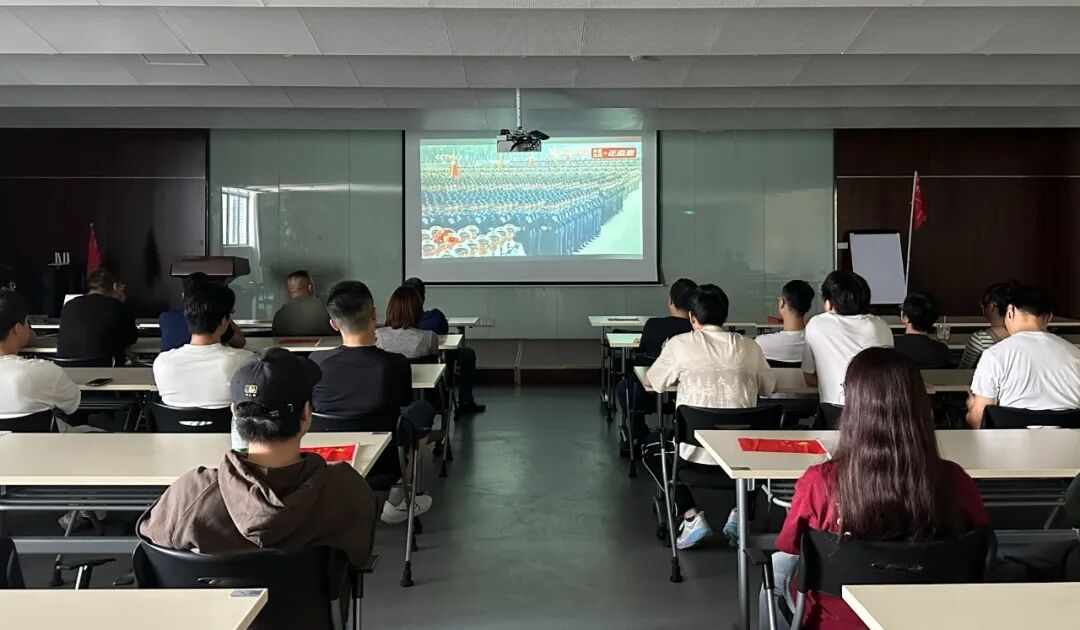 愿以吾辈之青春 捍卫盛世之中华 | 江苏PA直营组织观看九三阅兵仪式